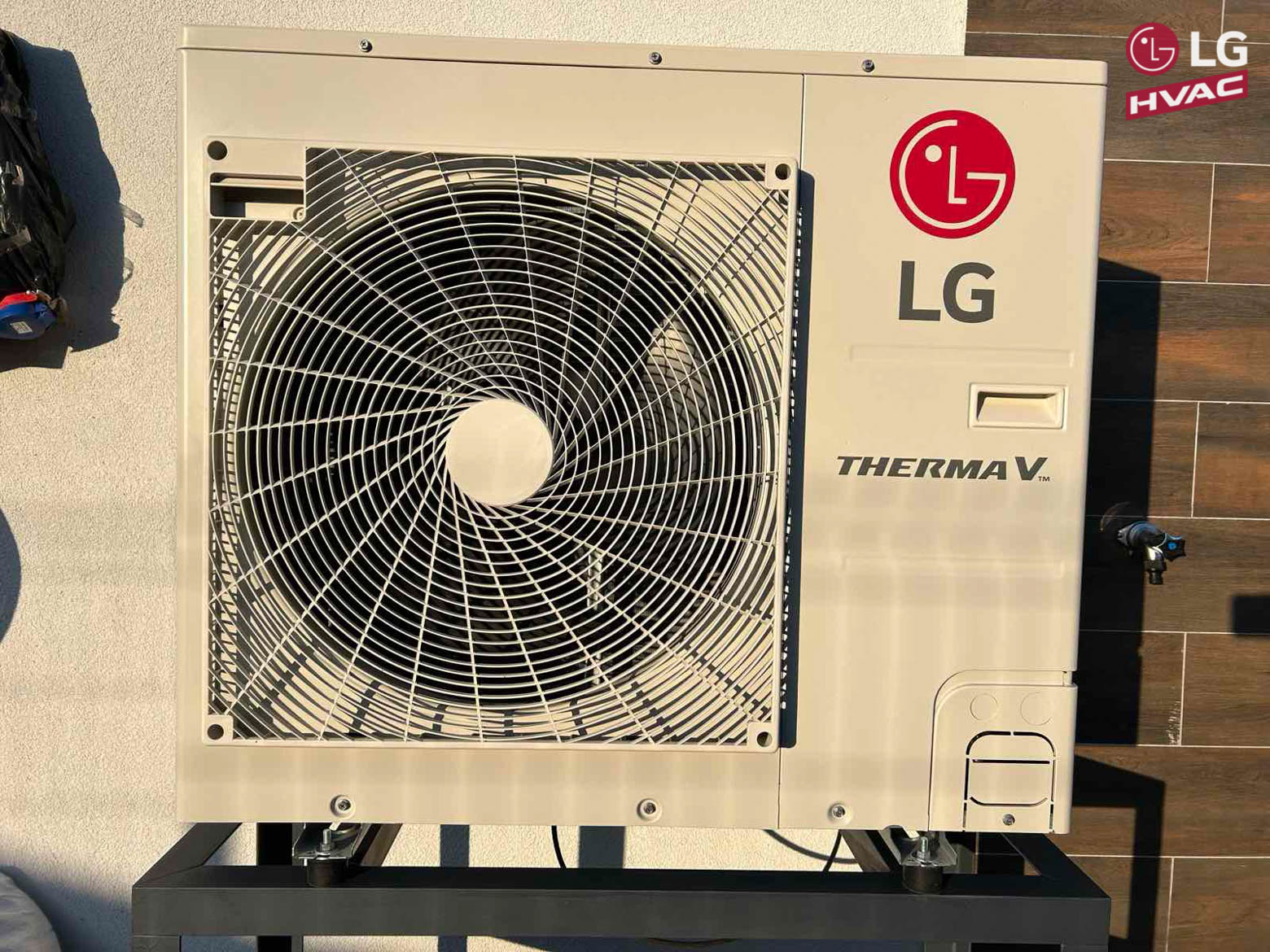 Тепловий насос для будинку до 120 м²: як вибрати LG Therma V, скільки кВт потрібно і що входить у монтаж під ключ