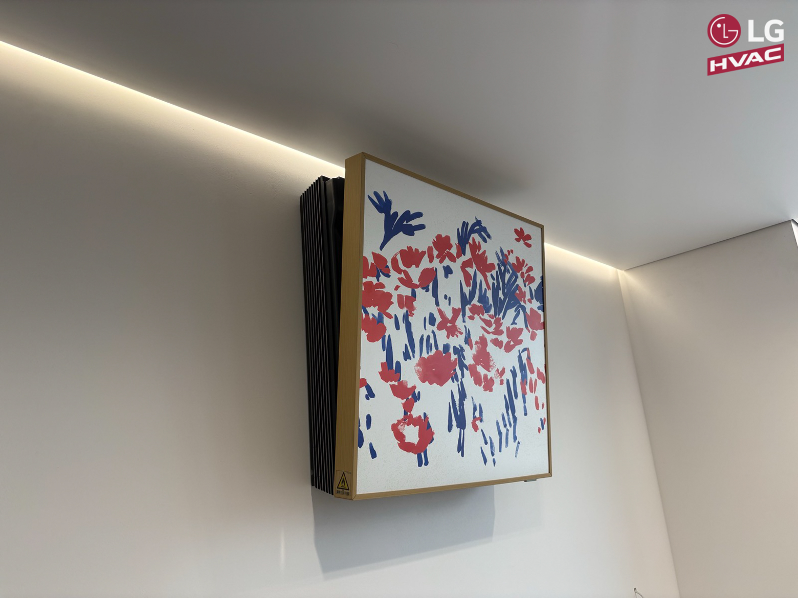 кондиціонер картина LG ARTCOOL Gallery Special у квартирі Дніпро